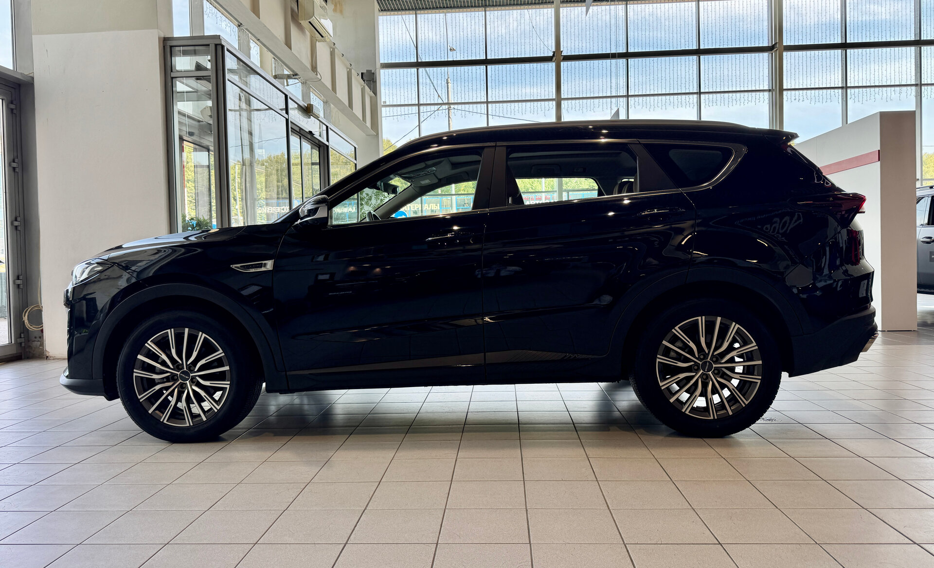 БУ автомобиль Jetour X70+ 2023  1.6 л ( 190 л. с.) Черный с пробегом 13985 км