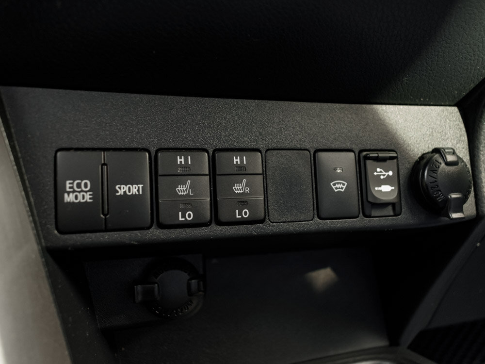 Купить Toyota RAV4 2.0 CVT (146 л.с.) 4WD, 2016 в Екатеренбурге