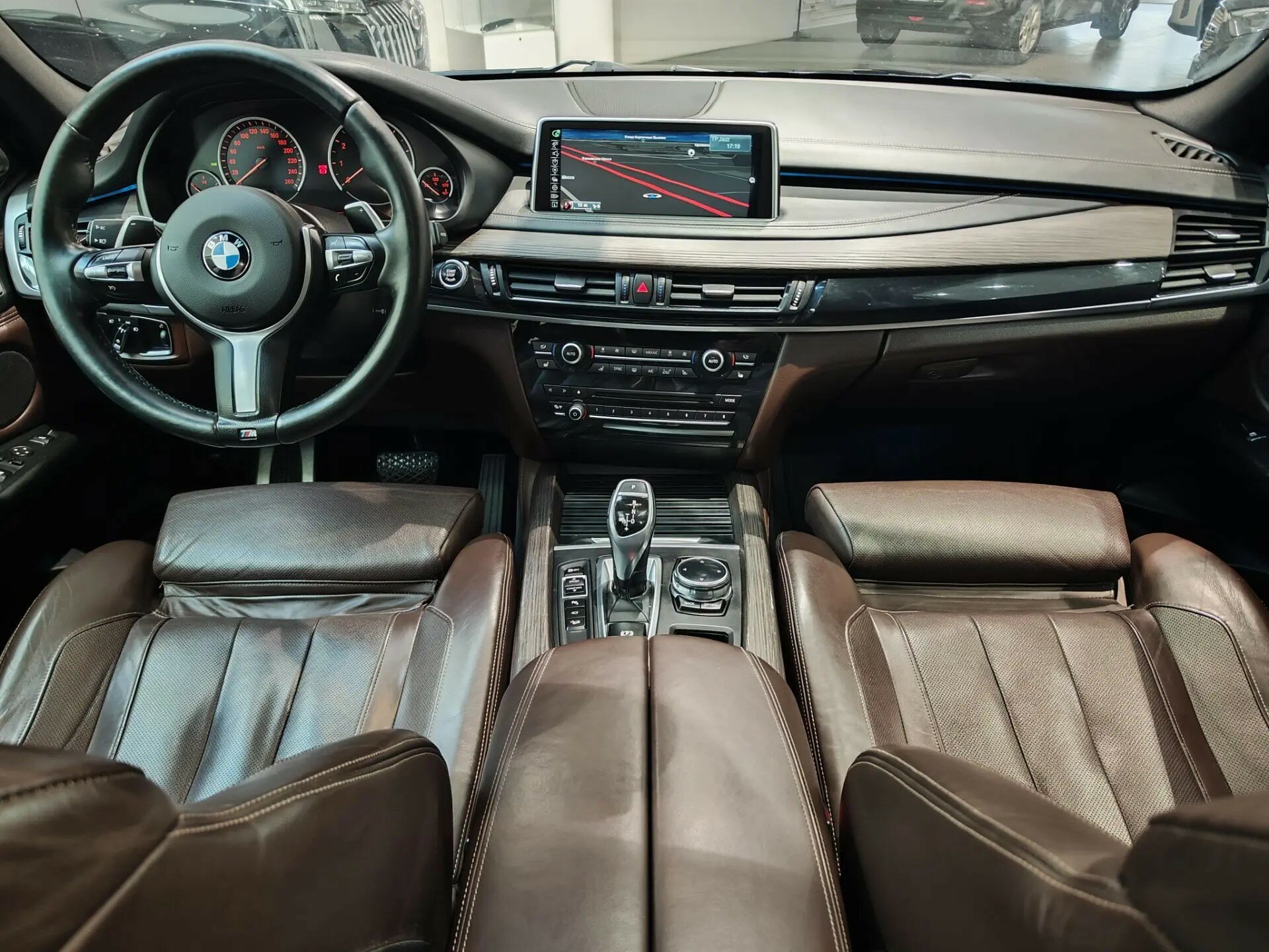 Автомобиль BMW X5 50i 4.4 AT (450 л.с.) 4WD - 17