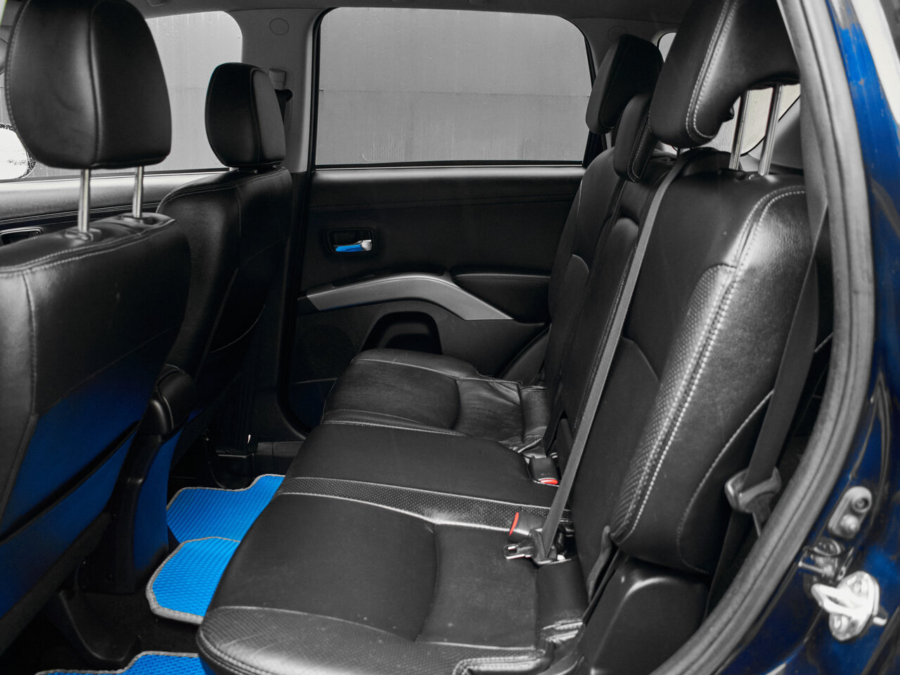 Купить Mitsubishi Outlander 2.4 CVT (170 л.с.) 4WD, 2011 в Екатеренбурге