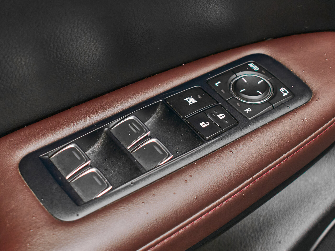 Купить Lexus RX 200t 2.0 AT (238 л.с.) 4WD, 2018 в Екатеренбурге