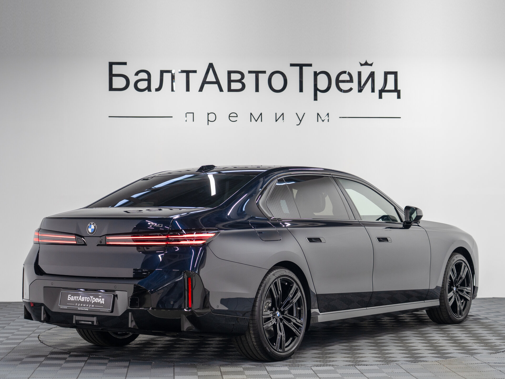 Автомобиль BMW 7 серии 740 xDrive 3.0 AT (400 л.с.) 4WD - 7