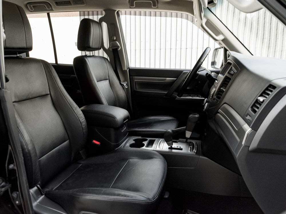 Купить Mitsubishi Pajero 3.0 AT (178 л.с.) 4WD, 2013 в Екатеренбурге