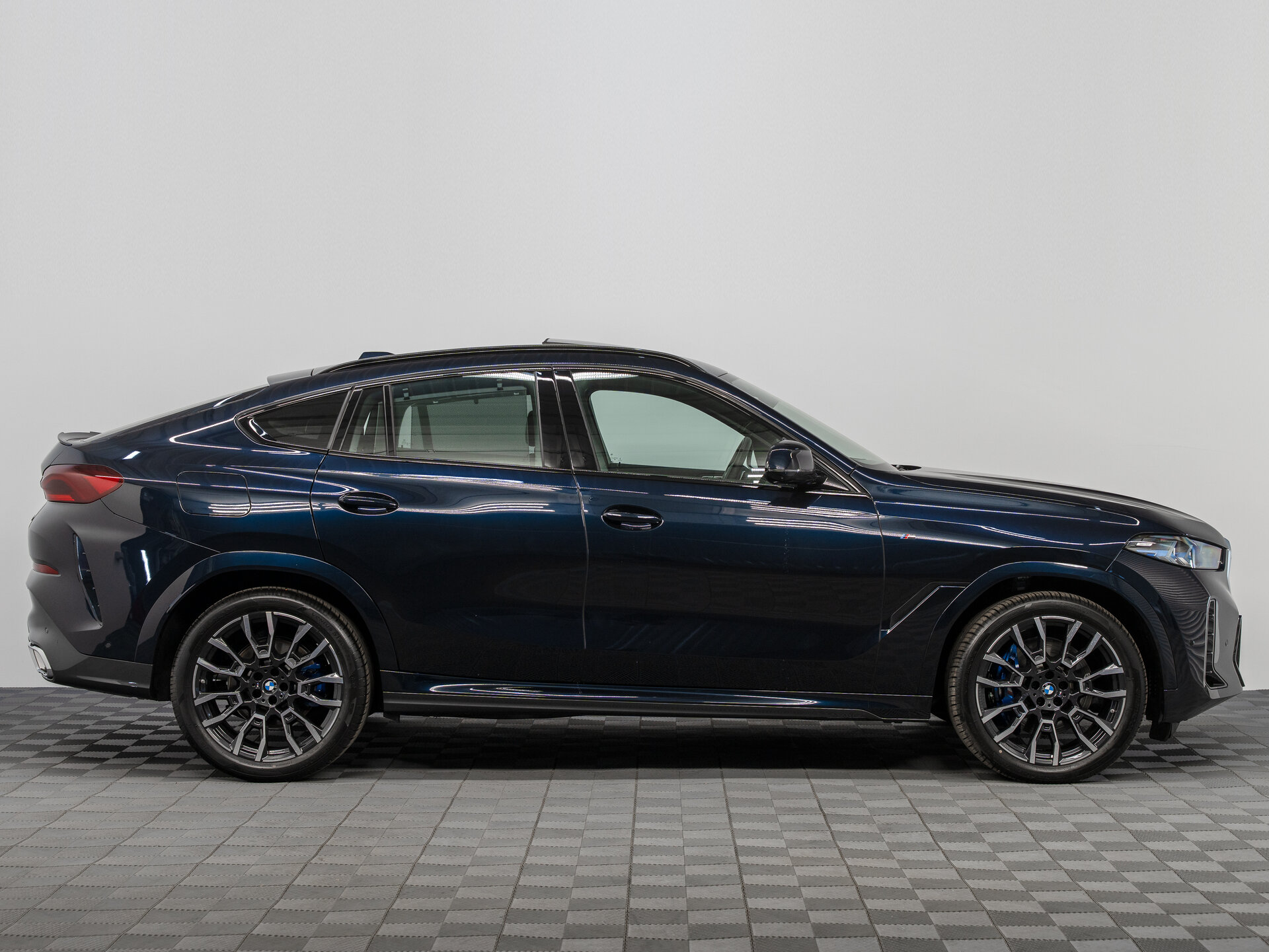 Автомобиль BMW X6 40i 3.0 AT (381 л.с.) 4WD - 4