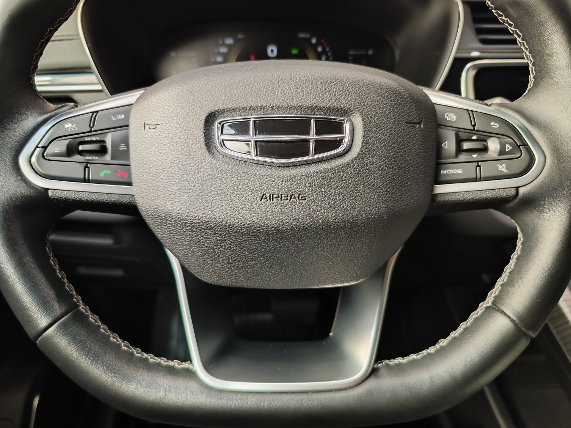 Автомобиль Geely Atlas Pro 1.5 AMT (177 л.с.) 4WD - 17