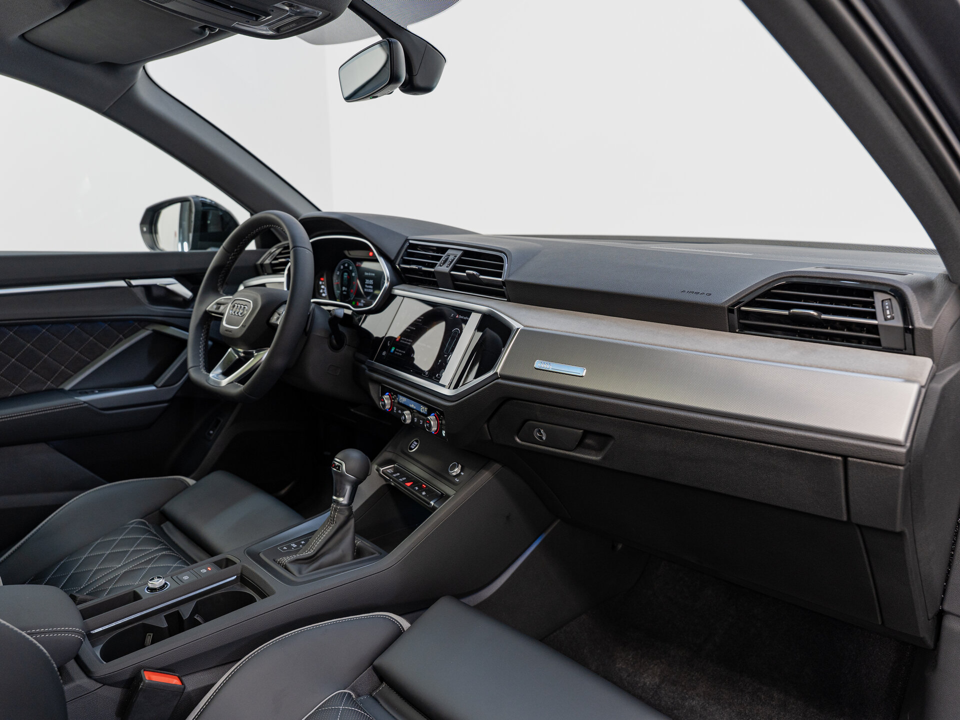 Автомобиль Audi Q3 35 TFSI 1.5 AMT (160 л.с.) - 11