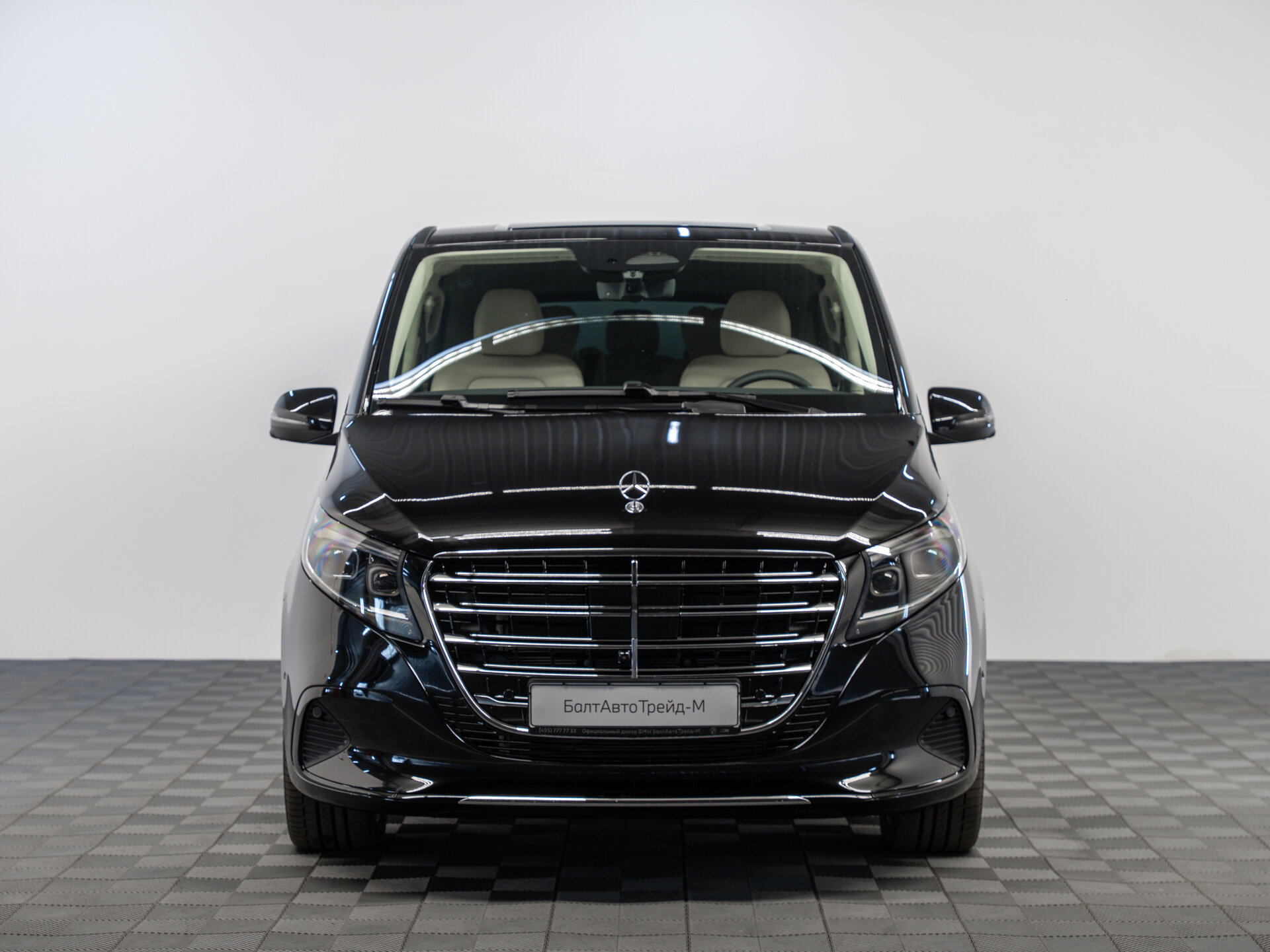 Автомобиль Mercedes-Benz V-Класс 300 d экстра длинный 2.0d AT (237 л.с.) 4WD - 5