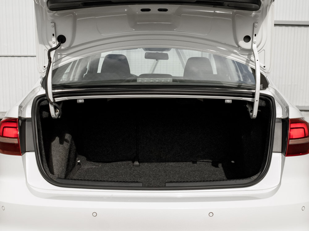 Купить Volkswagen Jetta 1.6 AT (110 л.с.), 2016 в Екатеренбурге