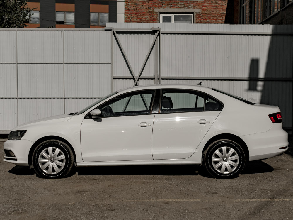 Купить Volkswagen Jetta 1.6 AT (110 л.с.), 2016 в Екатеренбурге