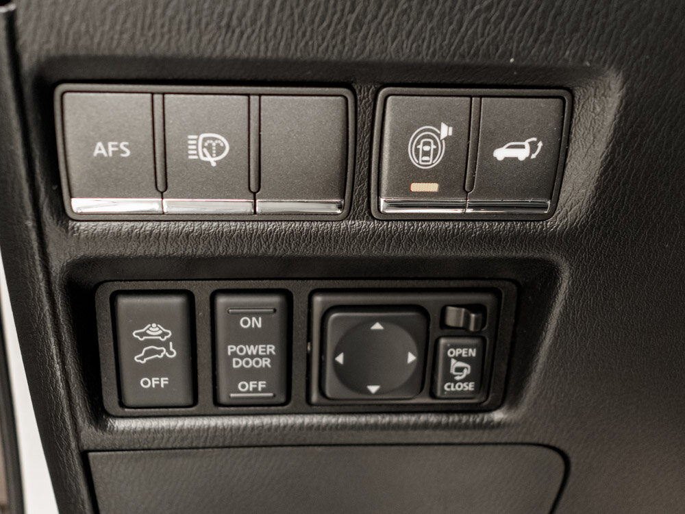 Купить Infiniti QX56 5.6 AT (405 л.с.) 4WD, 2011 в Екатеренбурге