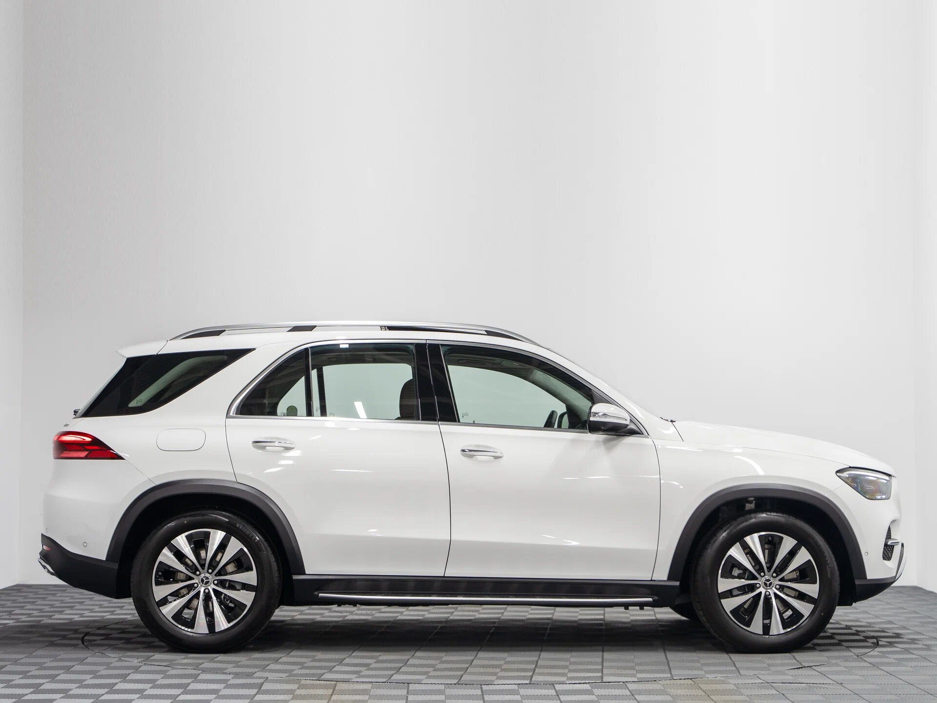 Автомобиль Mercedes-Benz GLE 300 d 2.0d AT (269 л.с.) 4WD - 6