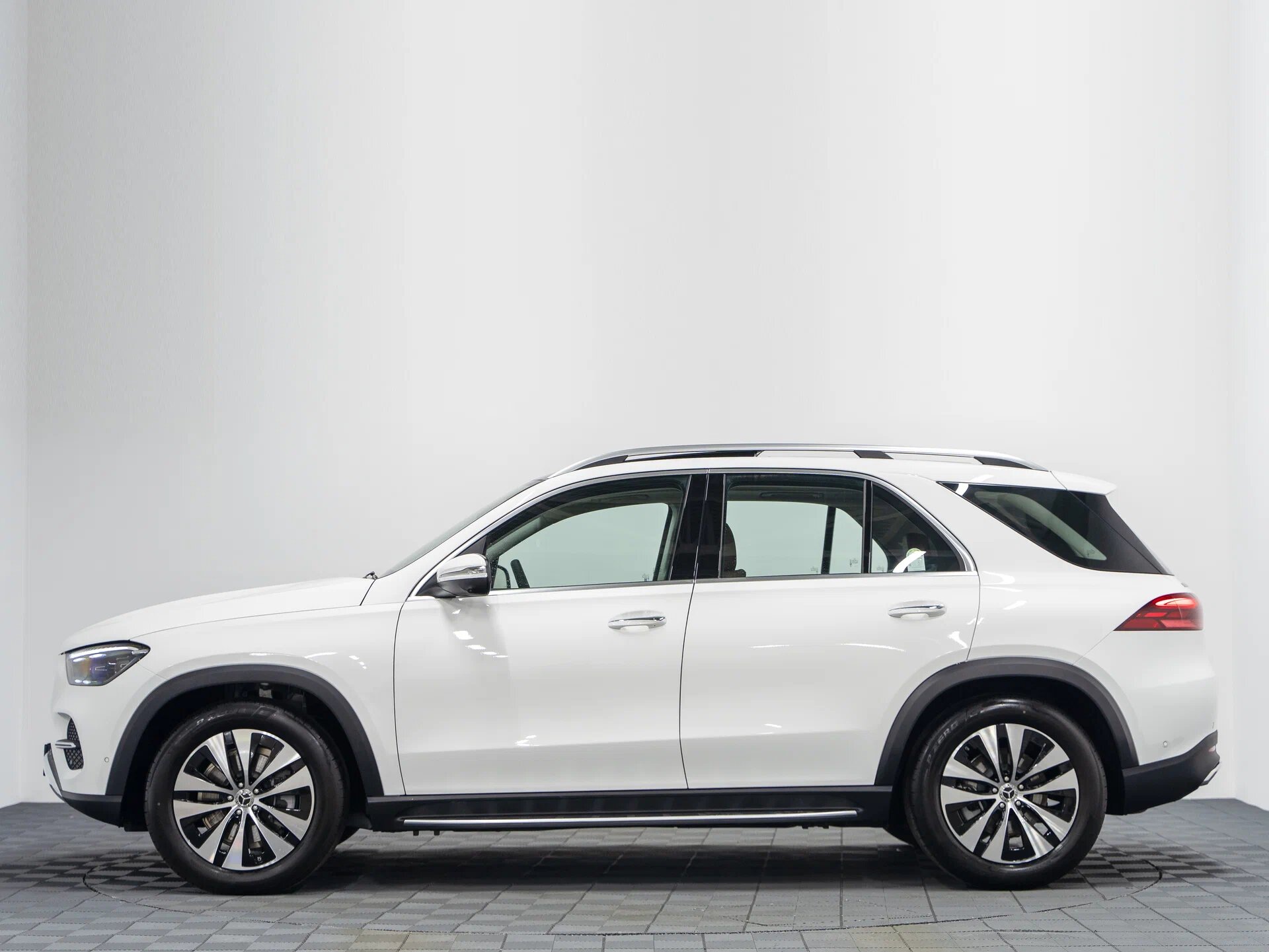 Автомобиль Mercedes-Benz GLE 300 d 2.0d AT (269 л.с.) 4WD - 11