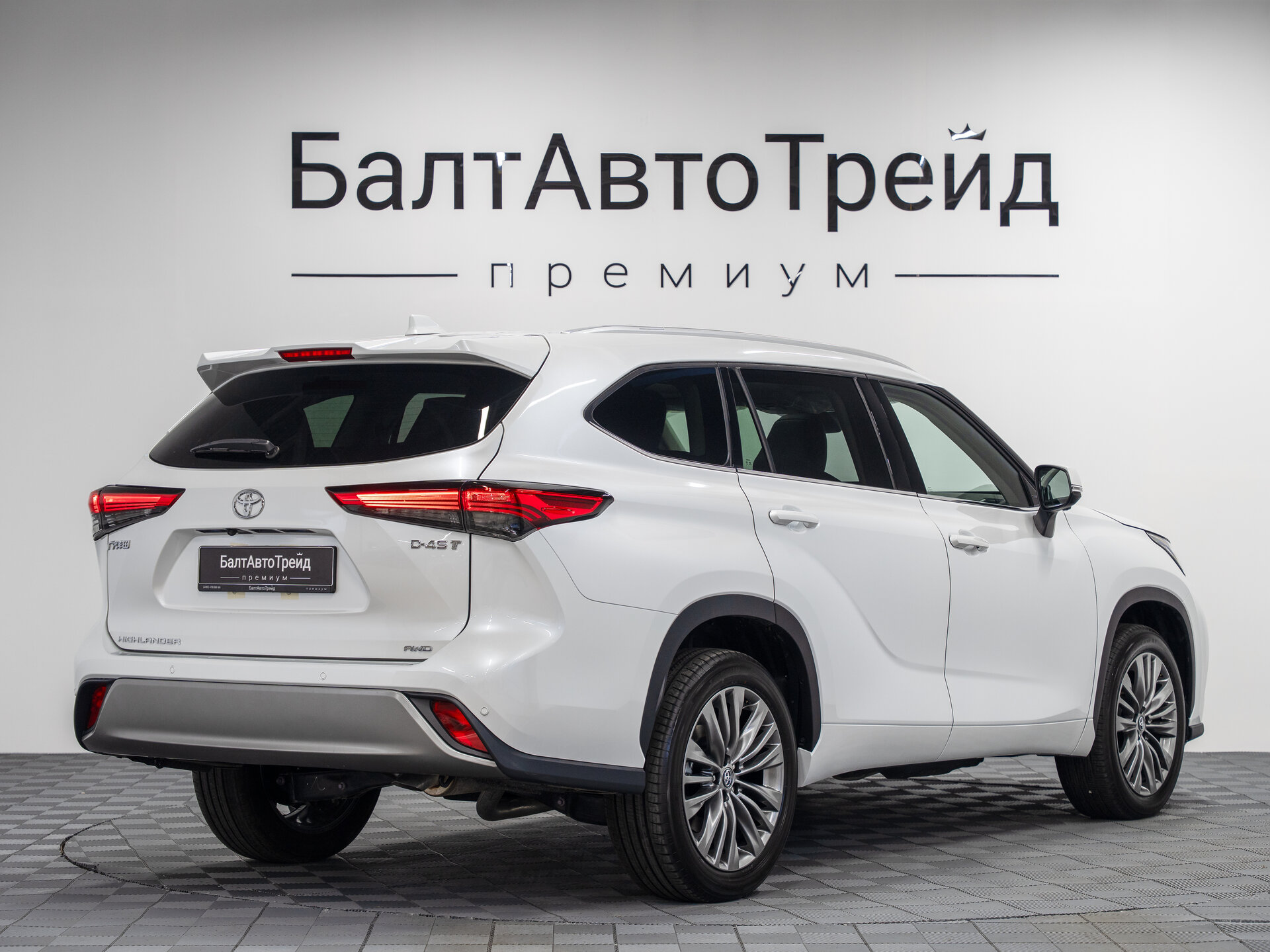 Автомобиль Toyota Highlander 2.0 AT (248 л.с.) 4WD - 7