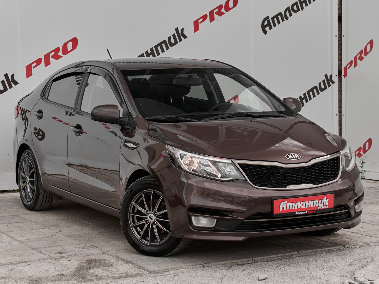 Купить Kia Rio 1.6 AT (123 л.с.), 2017 в Екатеренбурге