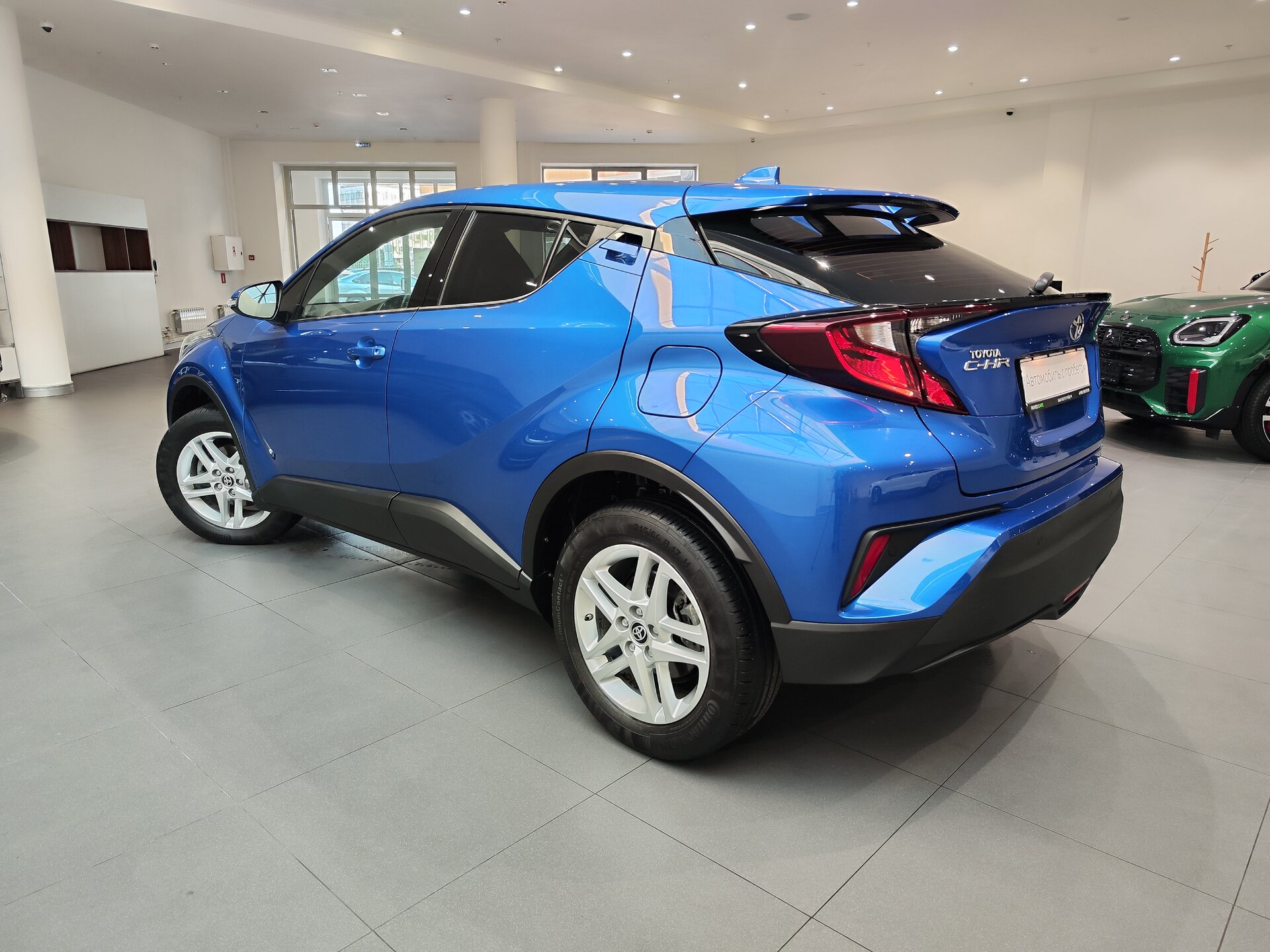 Автомобиль Toyota C-HR 2.0 CVT (148 л.с.) - 4