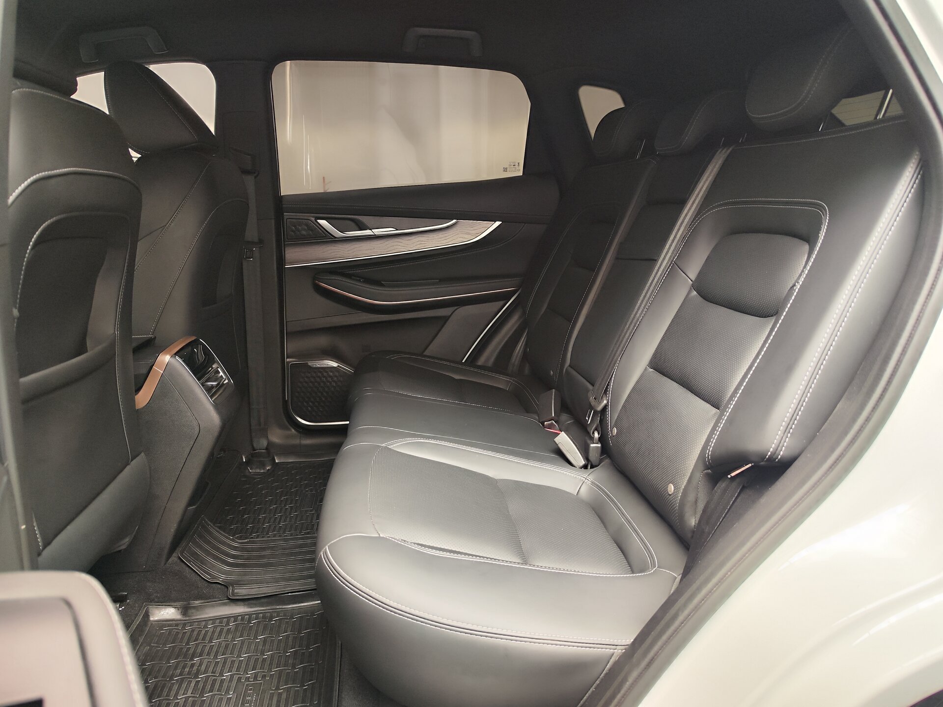 Автомобиль EXEED LX 1.5 CVT (147 л.с.) - 9