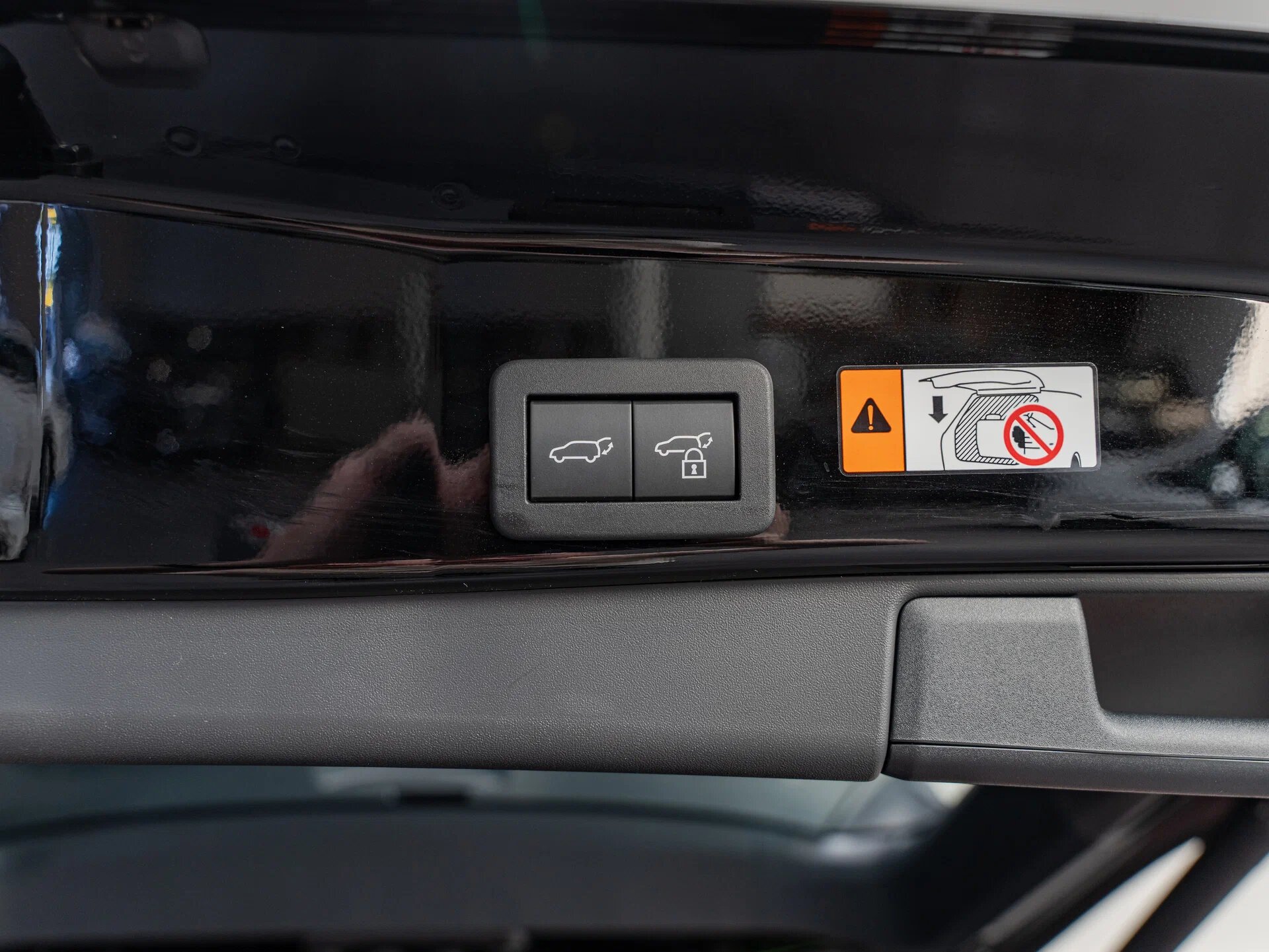 Автомобиль Toyota RAV4 2.0 CVT (171 л.с.) 4WD - 20
