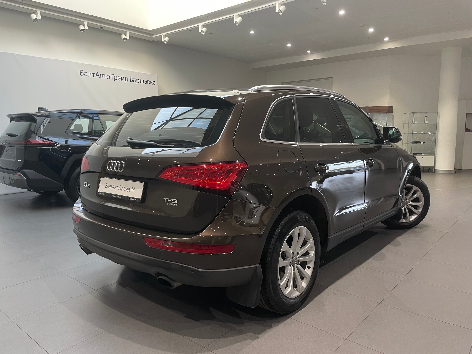 Автомобиль Audi Q5 2.0 AT (225 л.с.) 4WD - 6