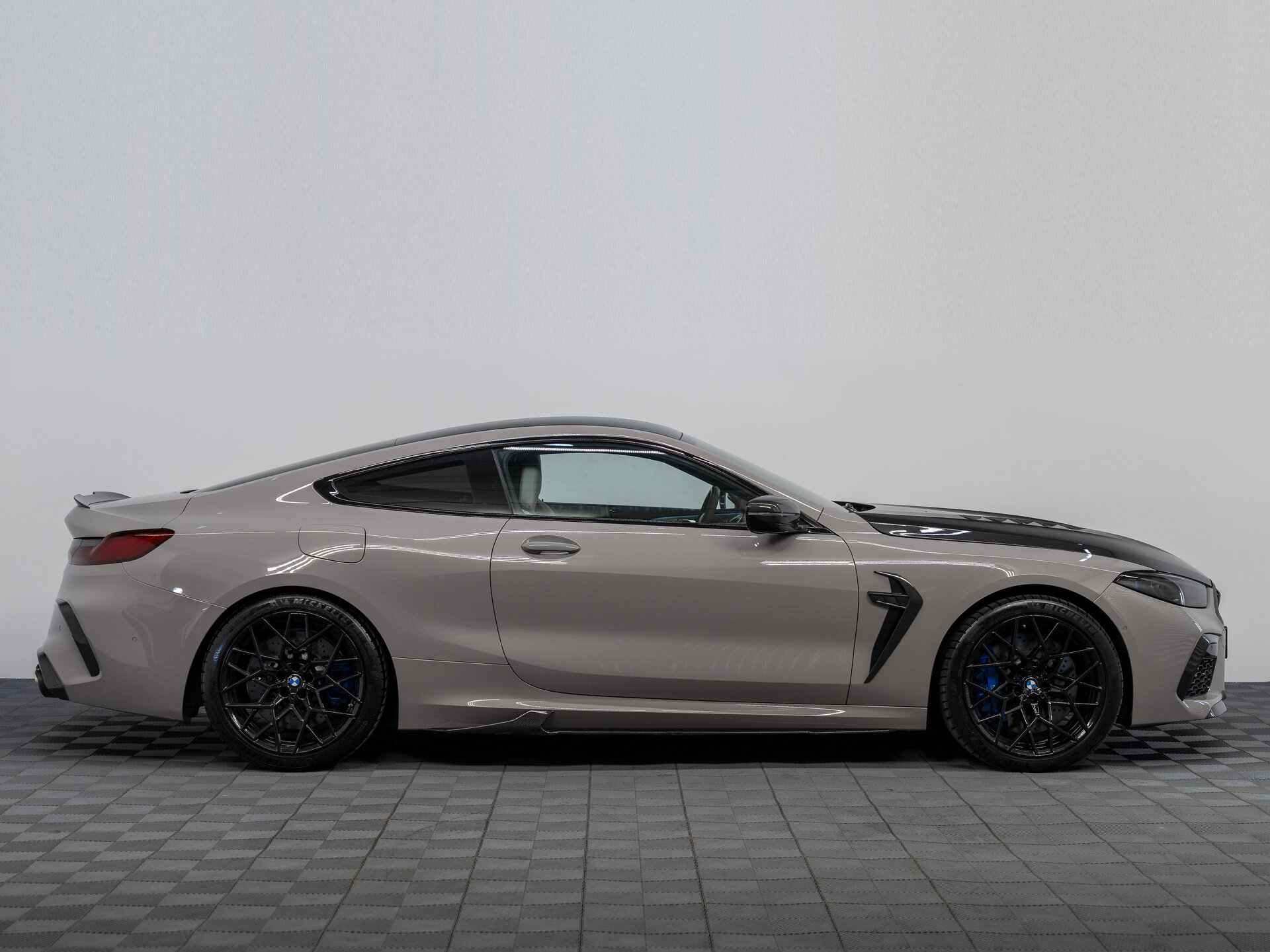 Автомобиль BMW M8 Competition 4.4 AT (625 л.с.) 4WD - 4