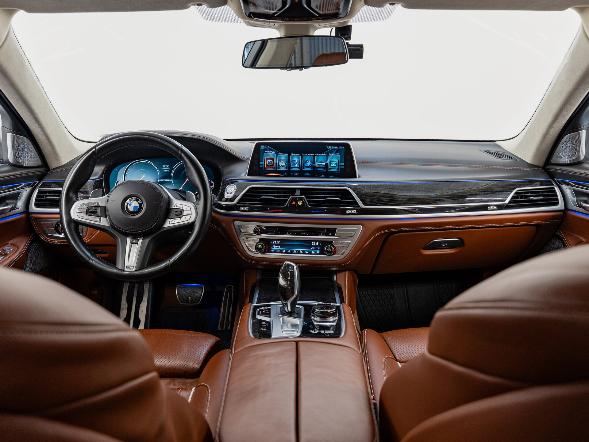 Автомобиль BMW 7 серии M760Li xDrive 6.6 AT (610 л.с.) 4WD - 12
