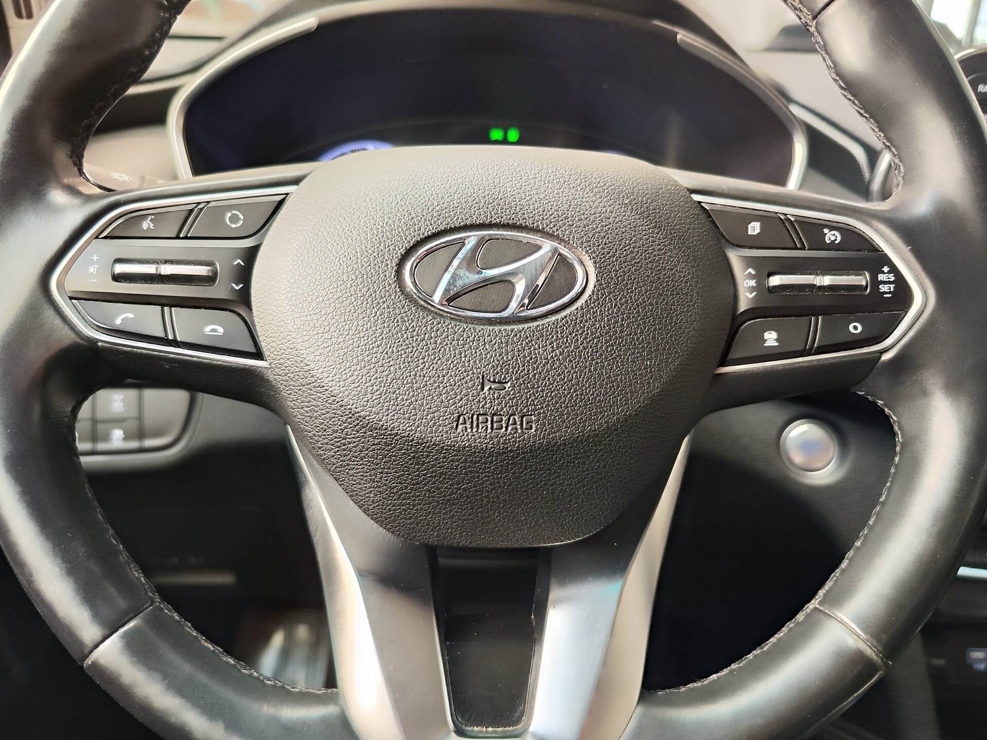 Автомобиль Hyundai Santa Fe 2.2d AT (200 л.с.) 4WD - 16