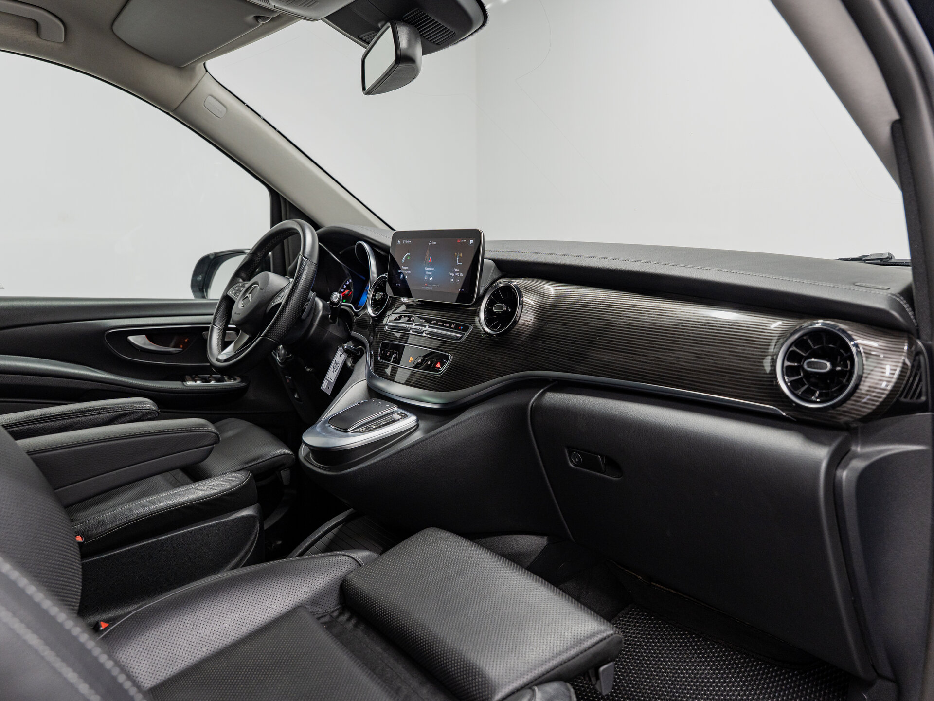 Автомобиль Mercedes-Benz V-Класс 300 d экстра длинный 2.0d AT (237 л.с.) 4WD - 14