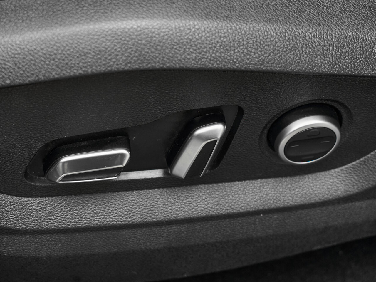 Купить EXEED LX 1.5 CVT (147 л.с.), 2022 в Екатеренбурге
