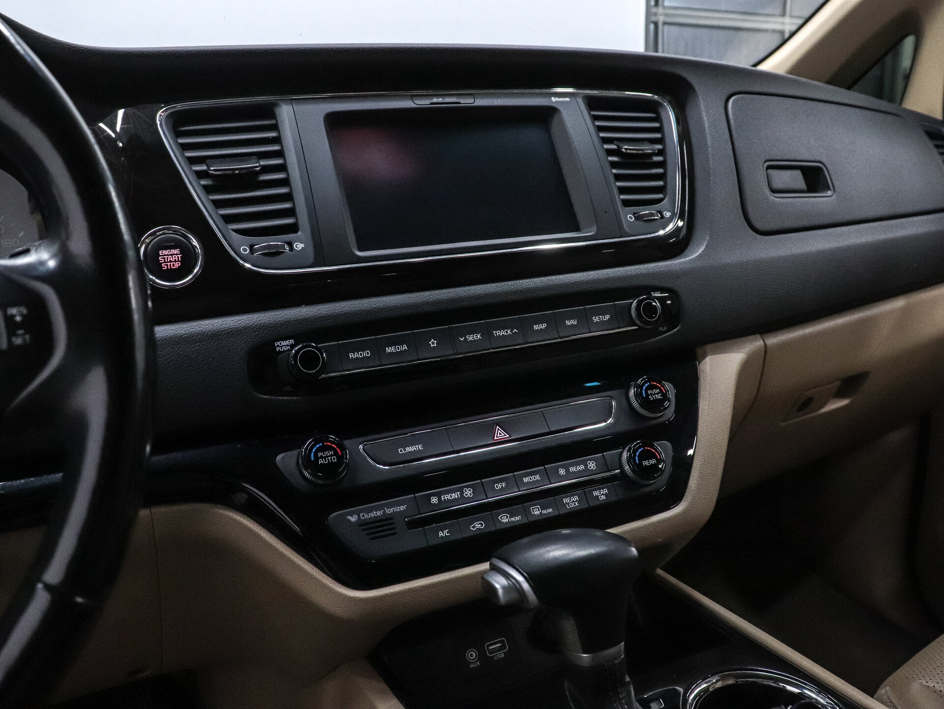 Kia Carnival 2019 17