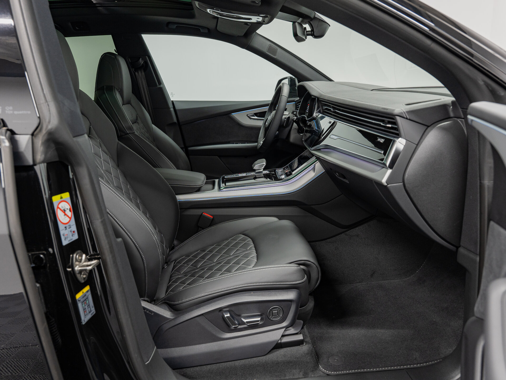 Автомобиль Audi Q8 45 TDI 3.0d AT (231 л.с.) 4WD - 13