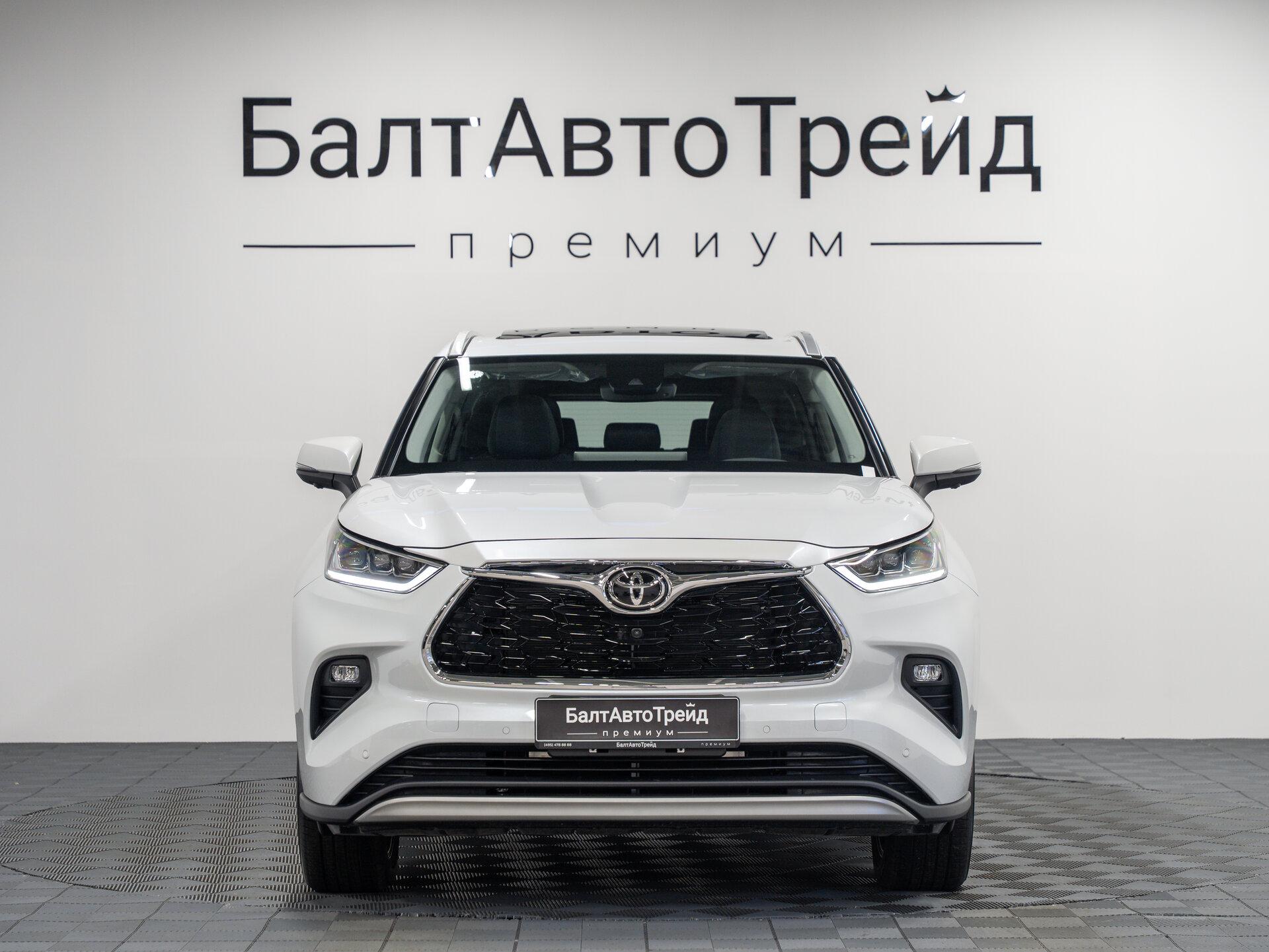 Автомобиль Toyota Highlander 2.0 AT (248 л.с.) 4WD - 4