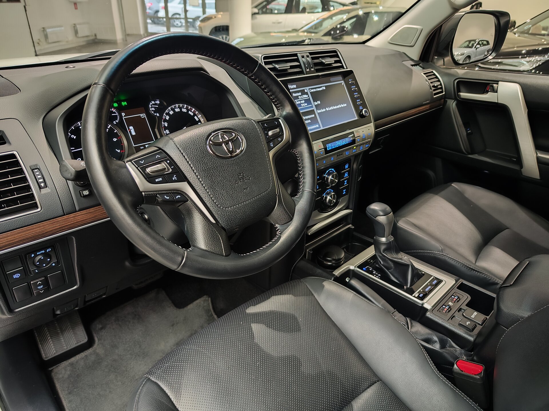 Автомобиль Toyota Land Cruiser Prado 4.0 AT (249 л.с.) 4WD - 7