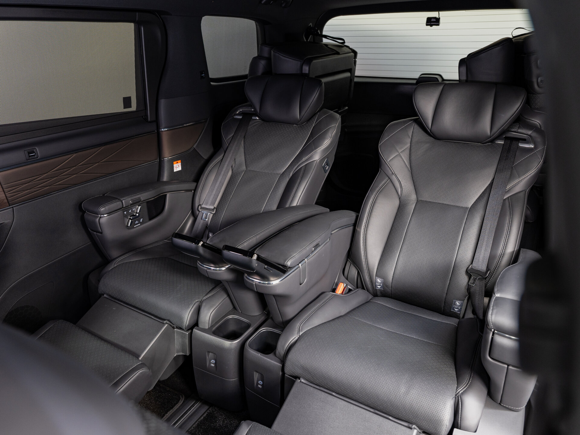 Автомобиль Toyota Alphard 2.5hyb CVT (190 л.с.) 4WD - 20