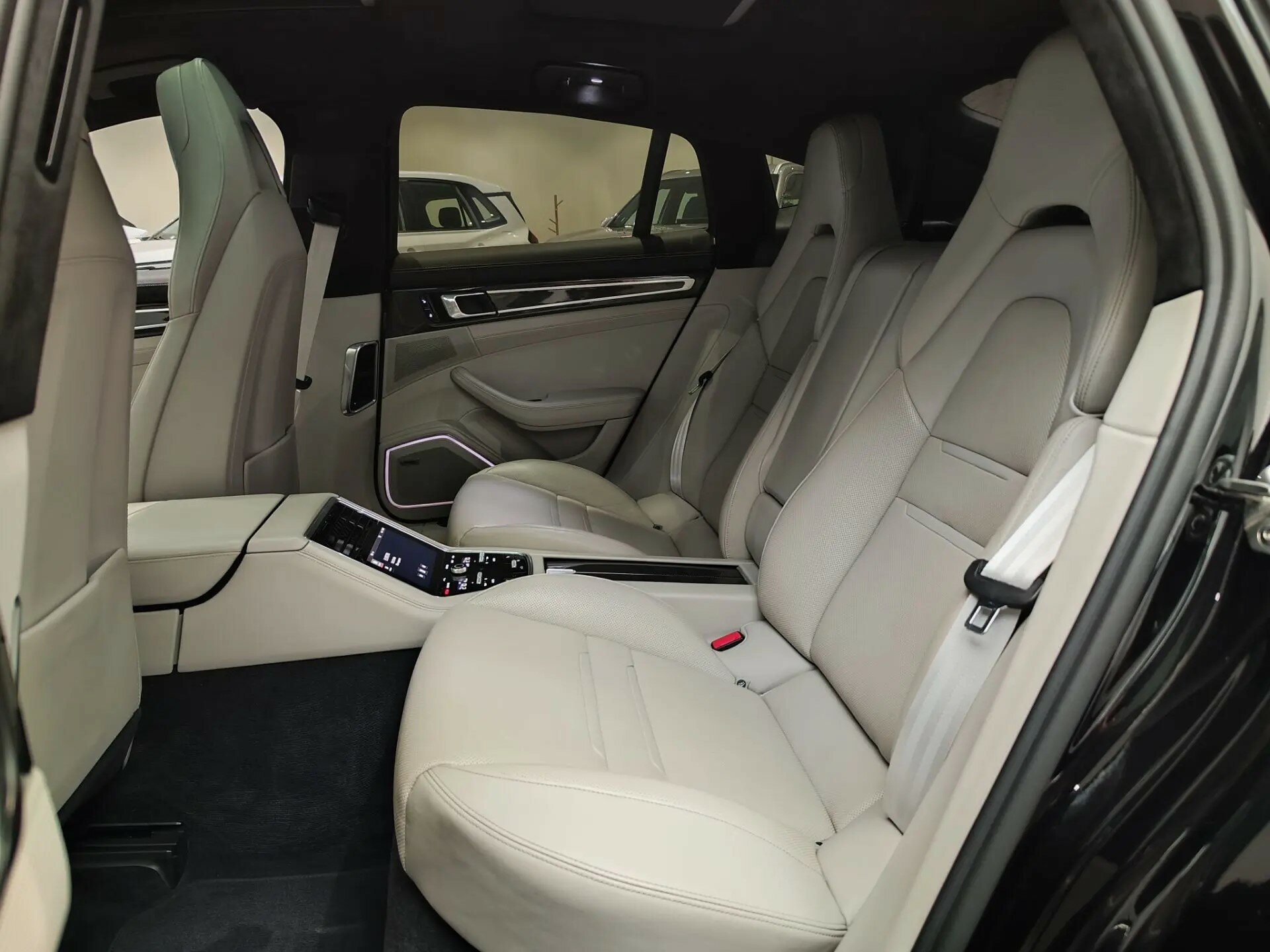 Автомобиль Porsche Panamera 4S 2.9 AMT (440 л.с.) 4WD - 9
