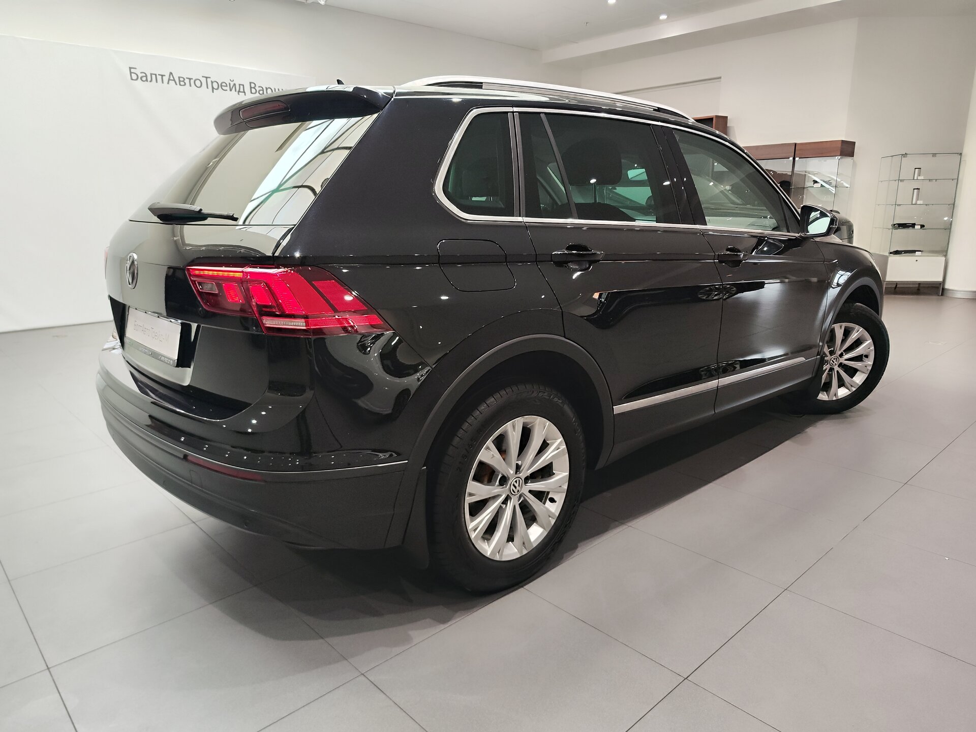 Автомобиль Volkswagen Tiguan 1.4 AMT (150 л.с.) 4WD - 6