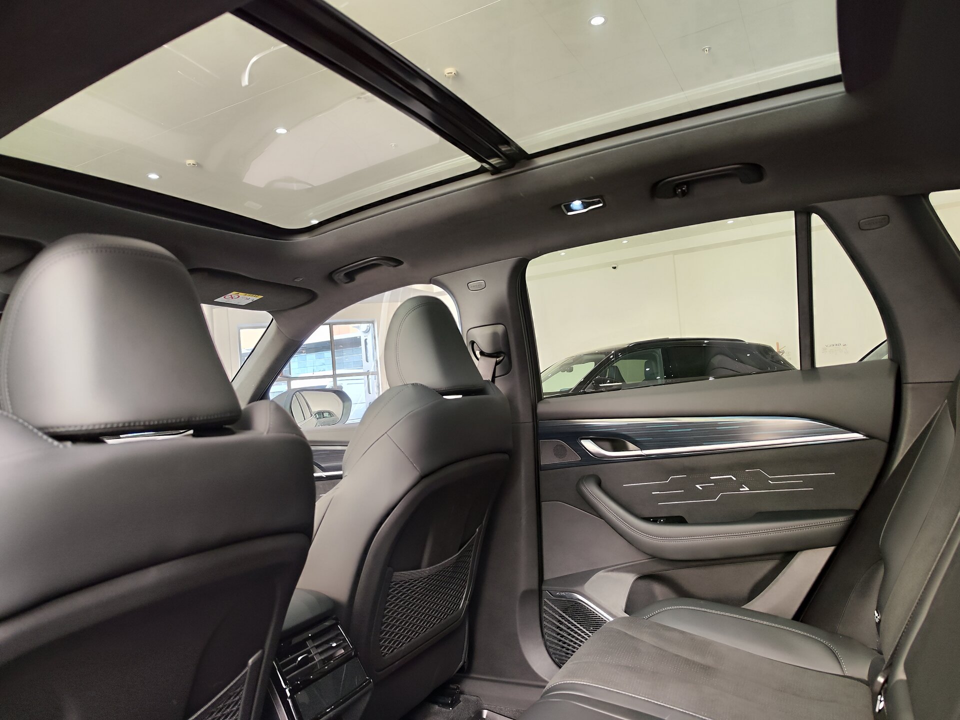 Автомобиль Geely Monjaro 2.0 AT (238 л.с.) 4WD - 10