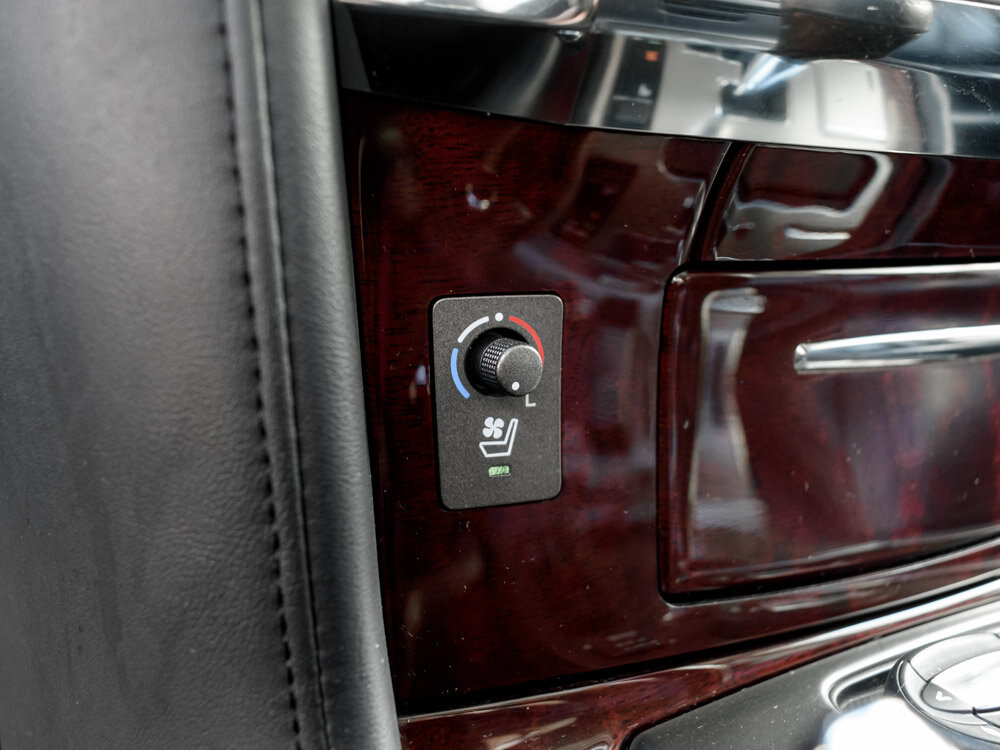 Купить Lexus LX 570 5.7 AT (367 л.с.) 4WD, 2011 в Екатеренбурге