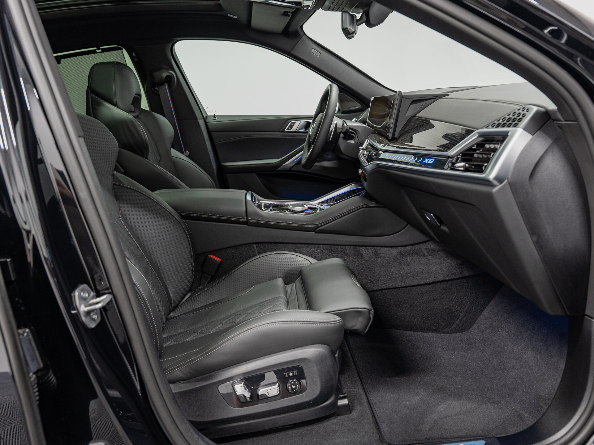 Автомобиль BMW X6 40d 3.0d AT (352 л.с.) 4WD - 13
