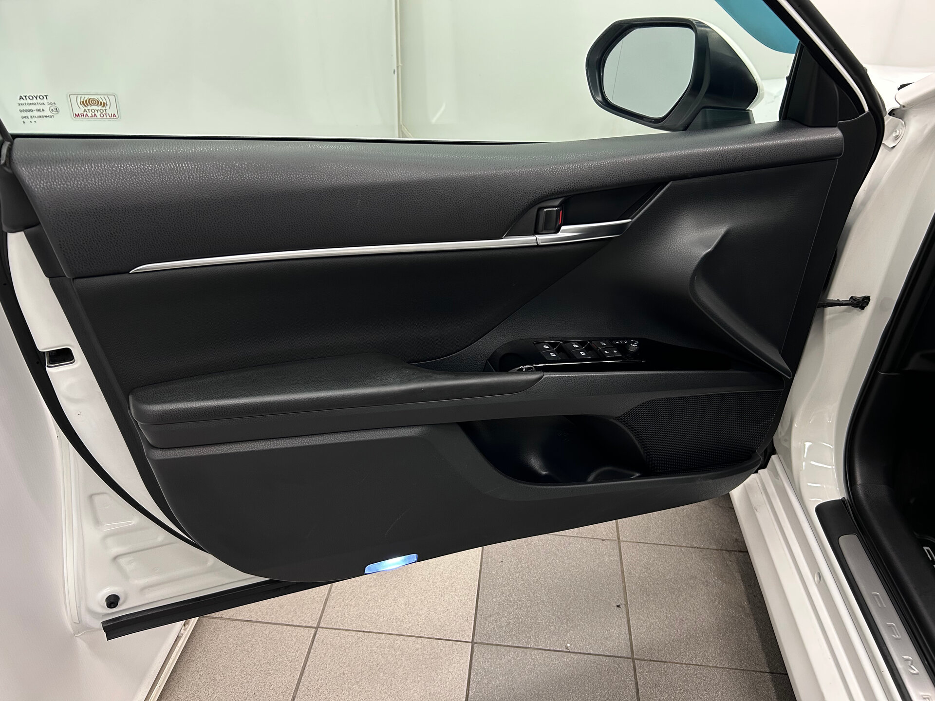 Toyota Camry 2018 18