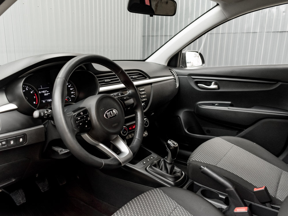 Купить Kia Rio X-Line 1.6 MT (123 л.с.), 2018 в Екатеренбурге