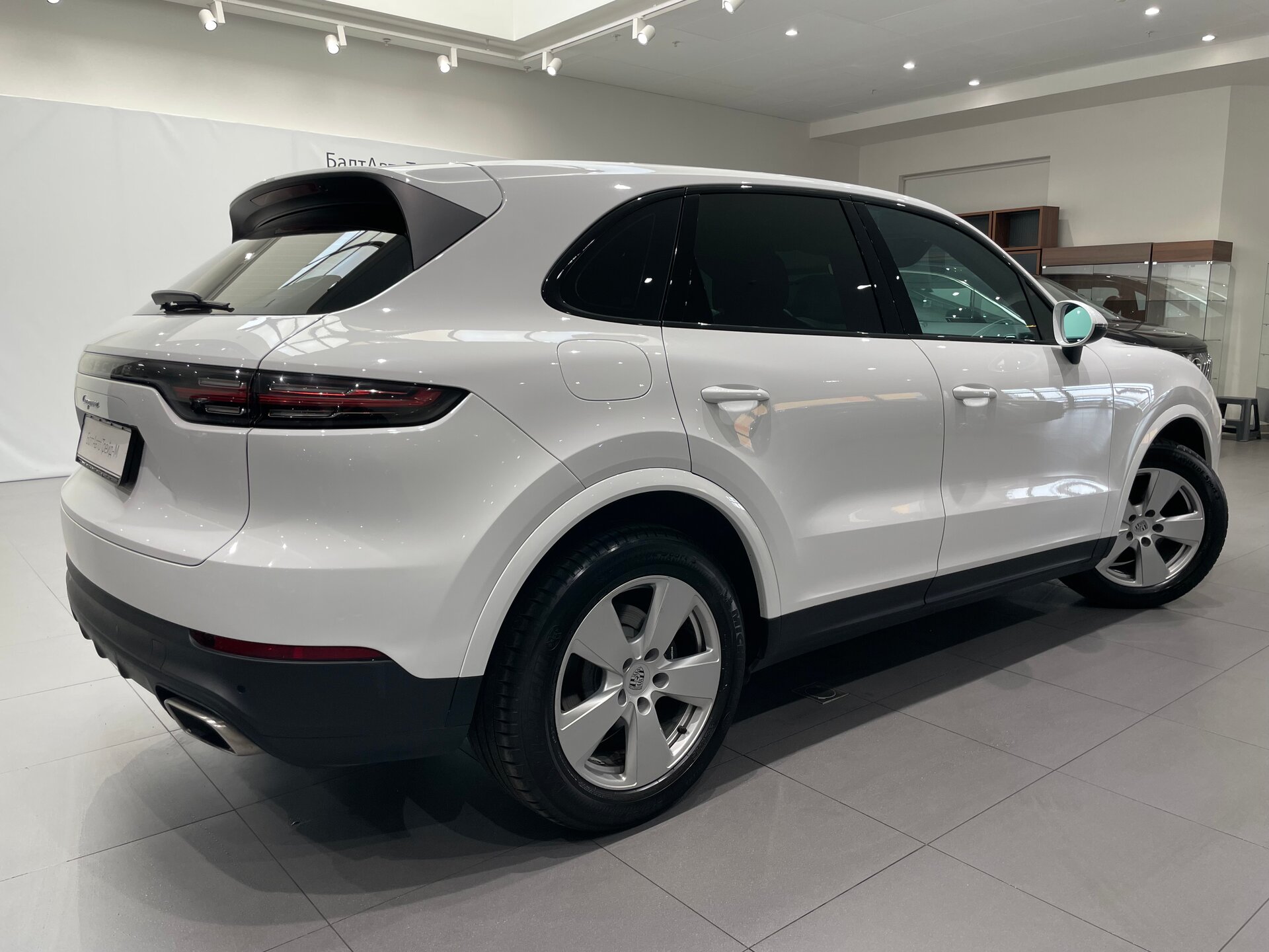 Автомобиль Porsche Cayenne 3.0 AT (340 л.с.) 4WD - 6
