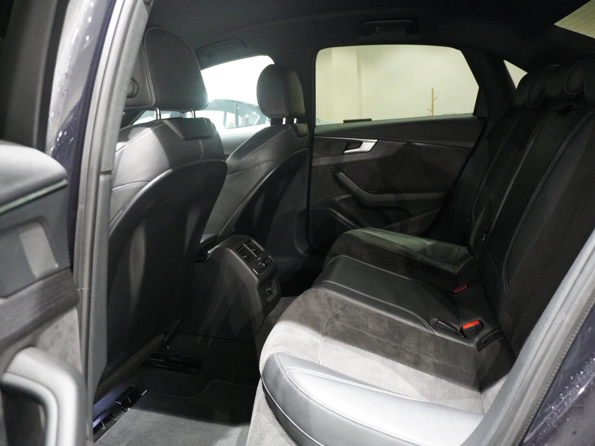 Автомобиль Audi A4 2.0d AMT (190 л.с.) 4WD - 9