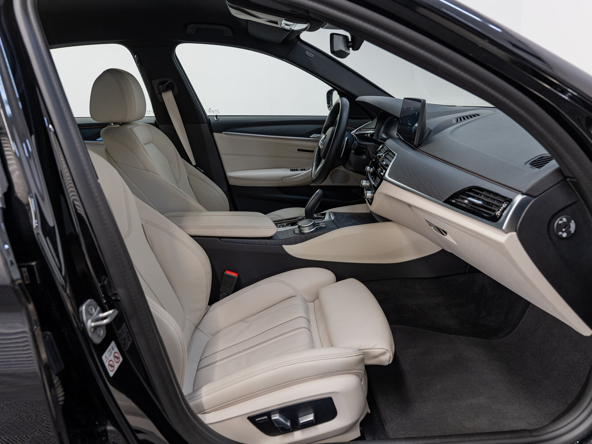 Автомобиль BMW 5 серии 530i xDrive 2.0 AT (249 л.с.) 4WD - 10