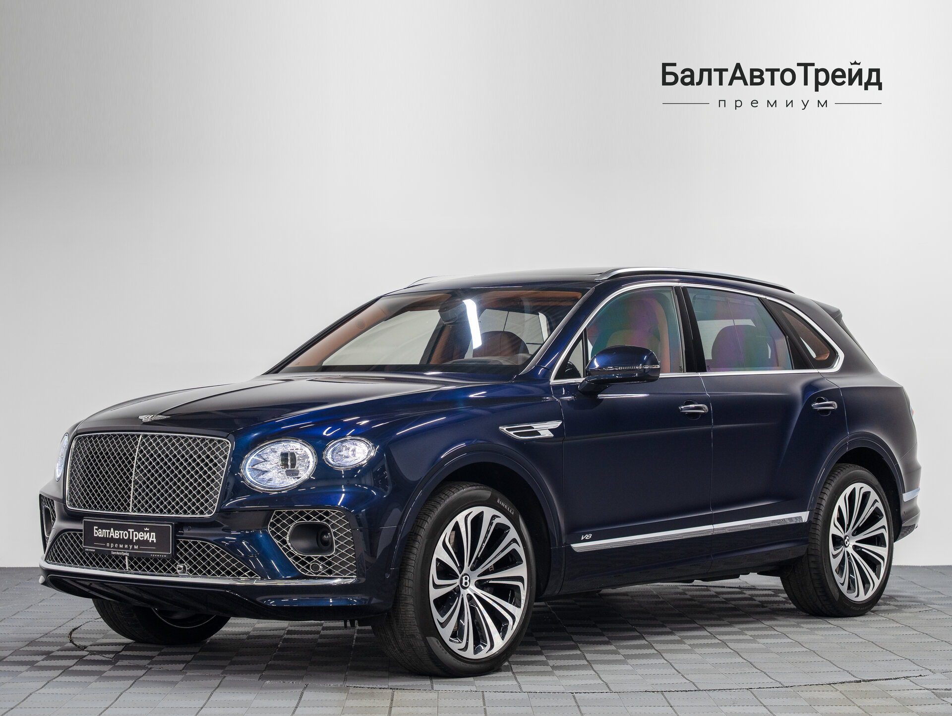 Автомобиль Bentley Bentayga 4.0 AT (550 л.с.) 4WD - 1