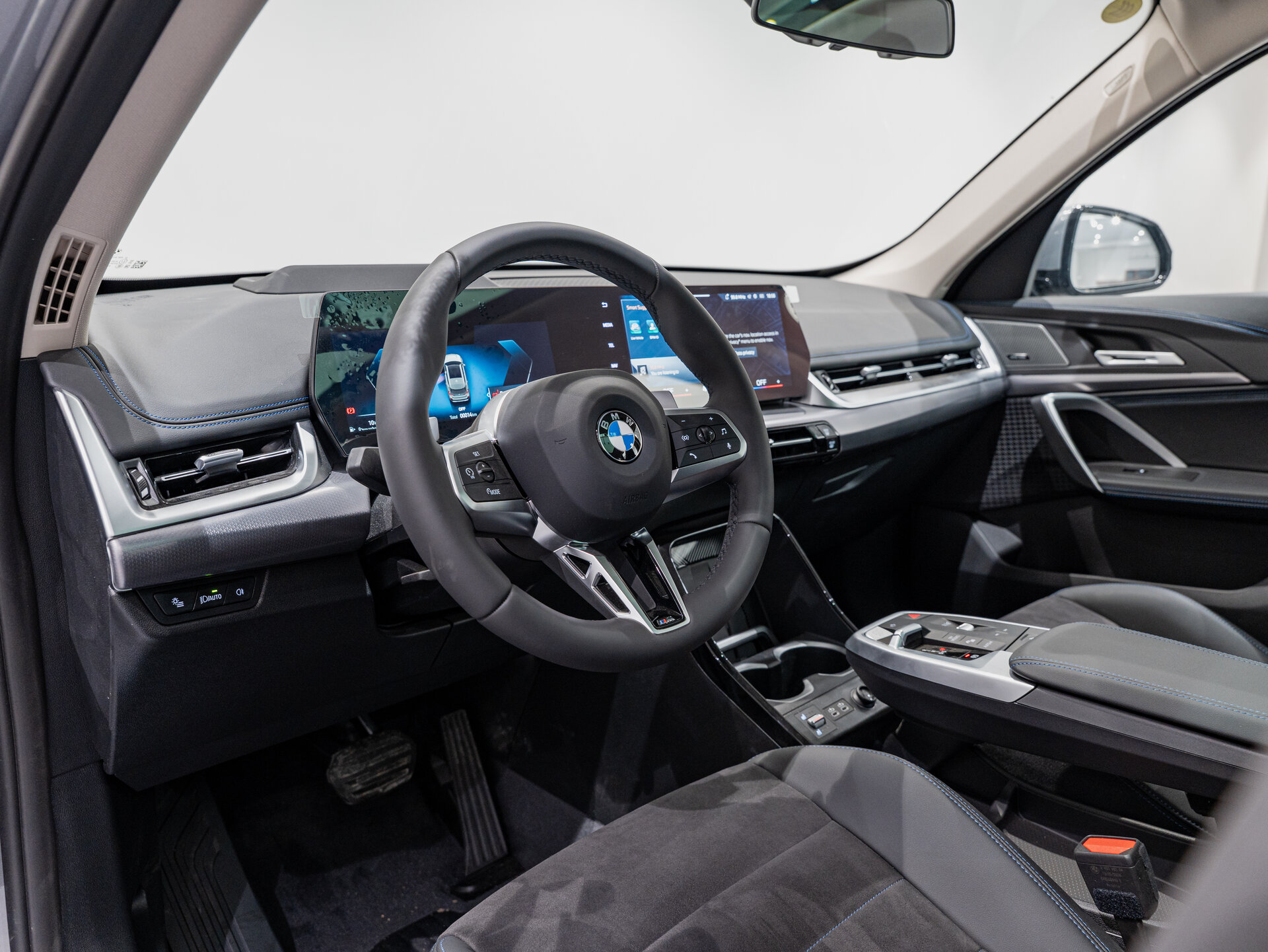 Автомобиль BMW X1 25Li xDrive 2.0 AMT (204 л.с.) 4WD - 12