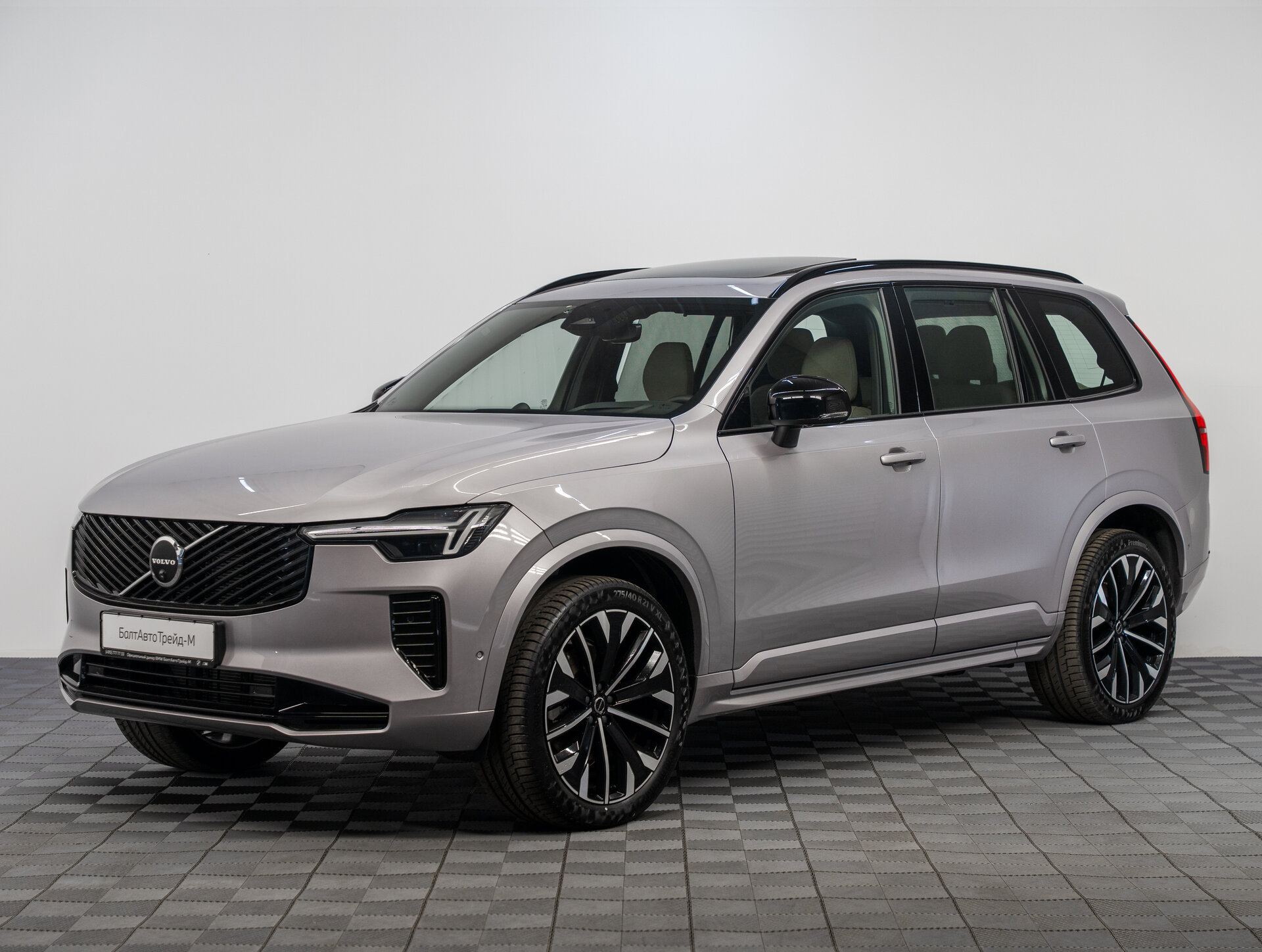 Автомобиль Volvo XC90 B6 2.0 AT (300 л.с.) 4WD - 1