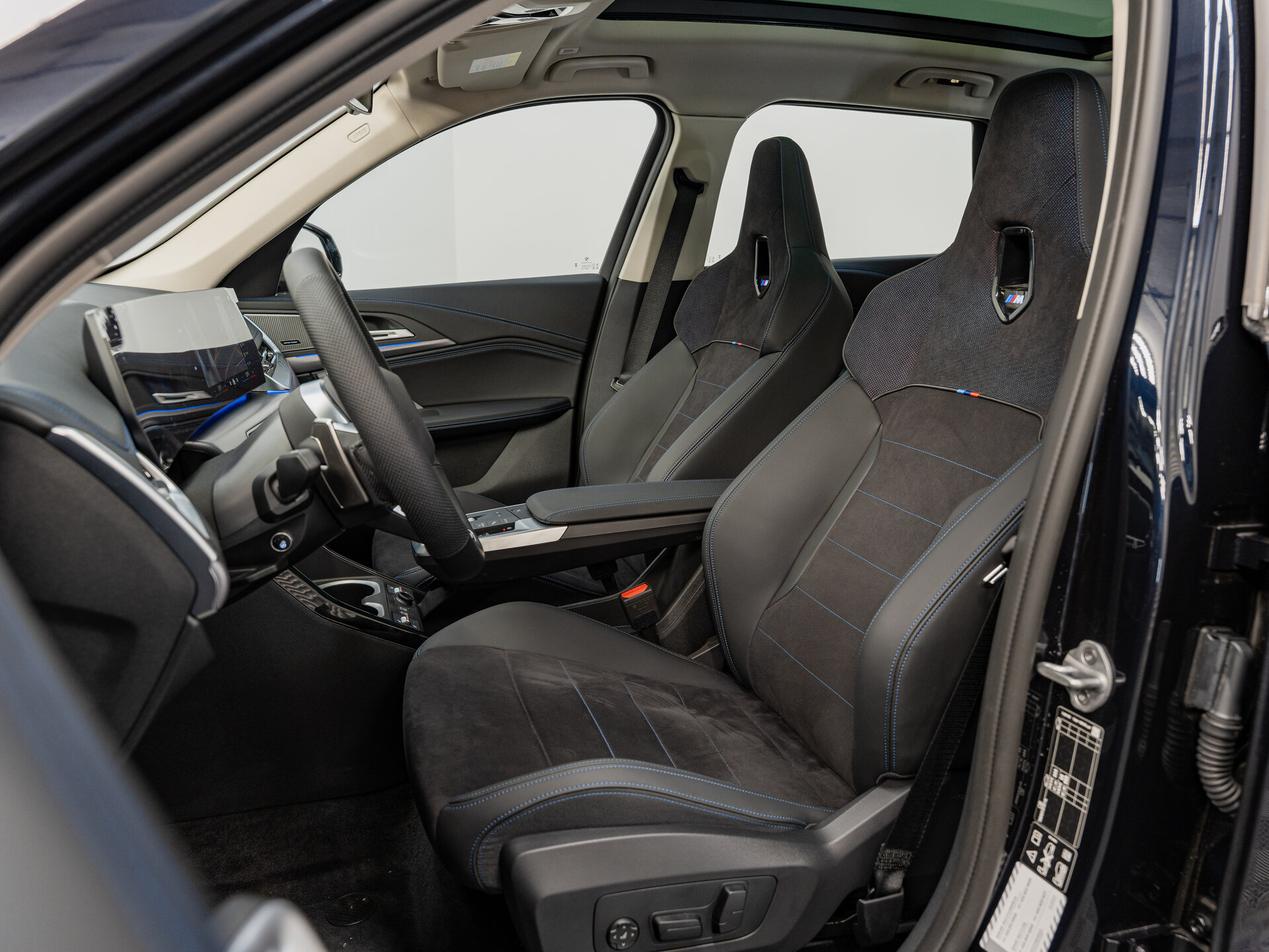 Автомобиль BMW X1 25Li xDrive 2.0 AMT (204 л.с.) 4WD - 16