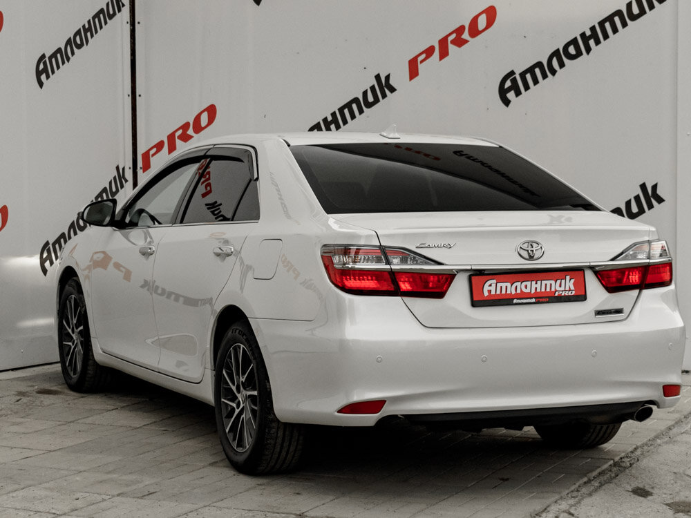 Купить Toyota Camry 2.5 AT (181 л.с.), 2017 в Екатеренбурге