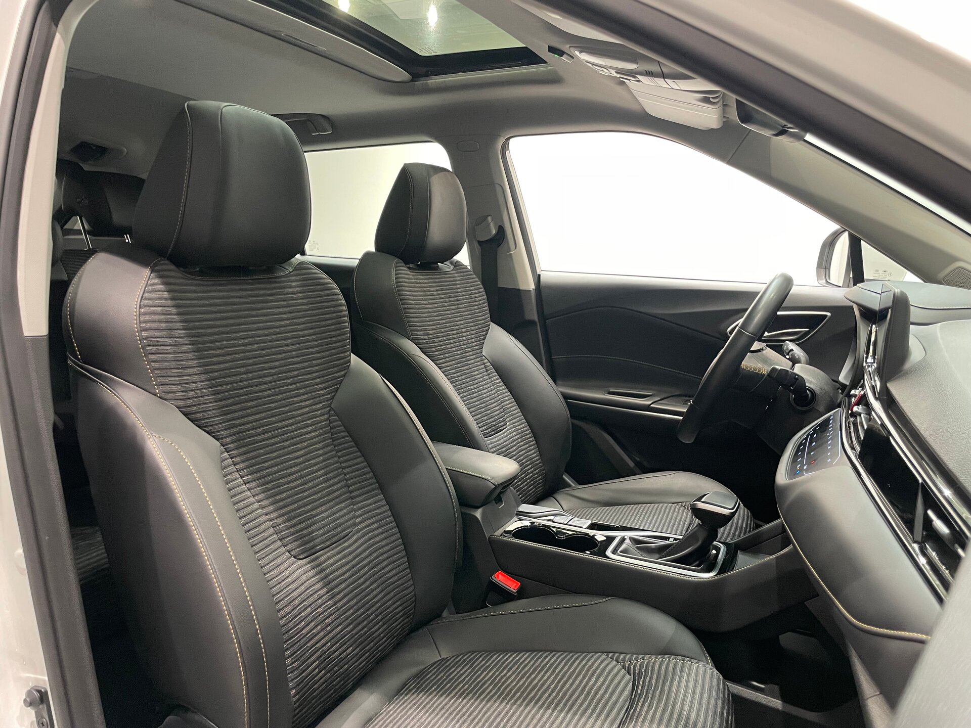 Автомобиль Москвич 3 1.5 CVT (136 л.с.) - 12