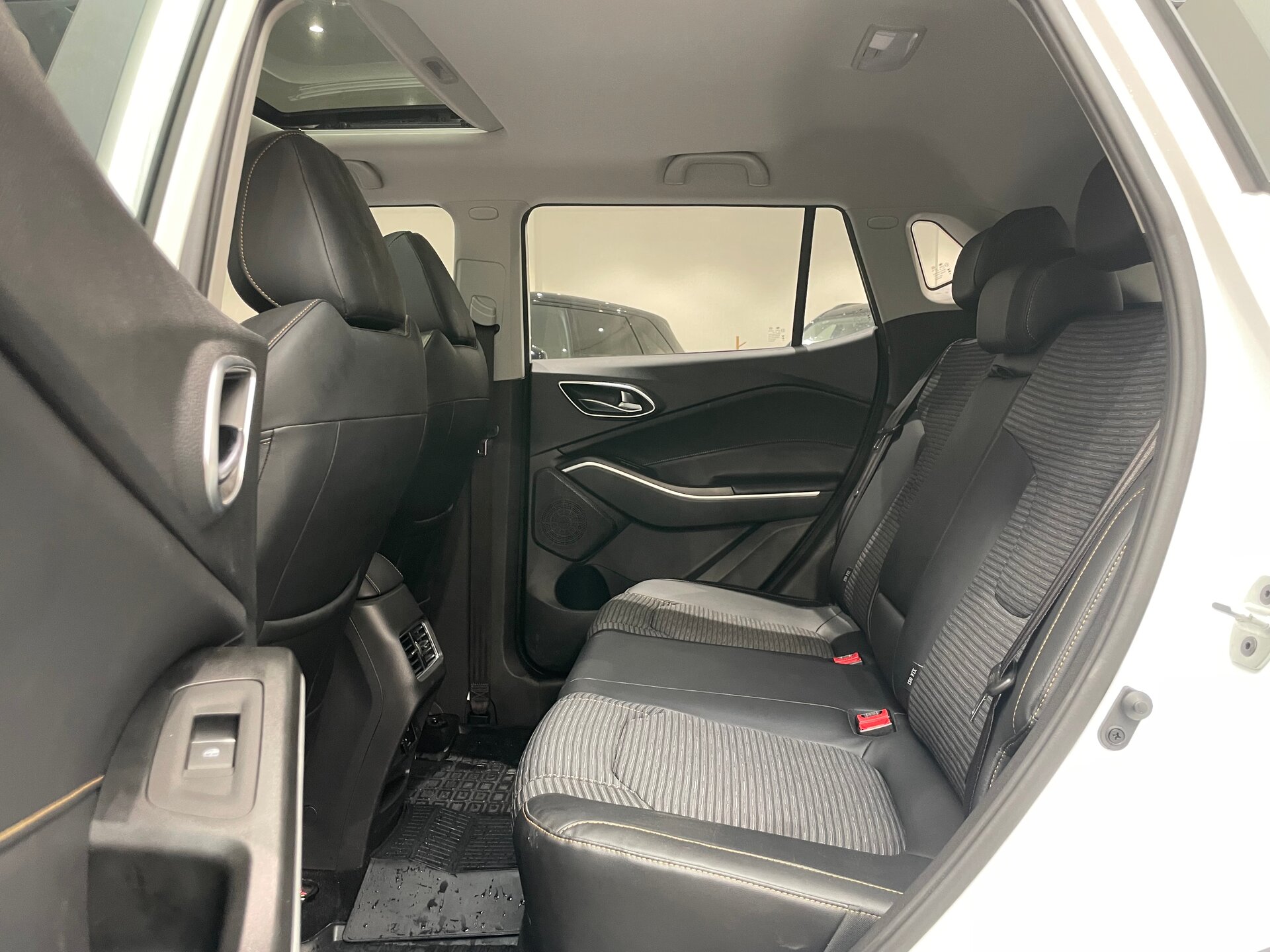 Автомобиль Москвич 3 1.5 CVT (136 л.с.) - 9