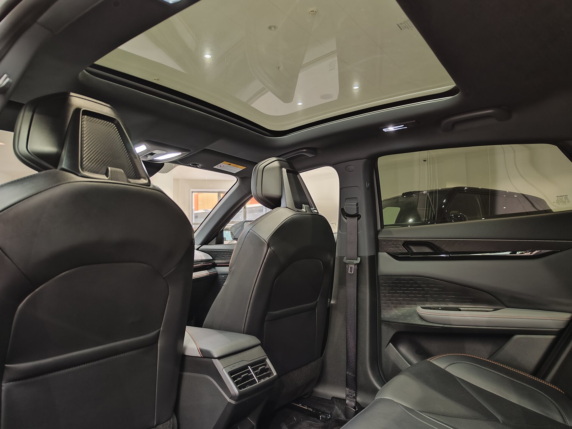 Автомобиль Changan UNI-V 1.5 AMT (181 л.с.) - 10
